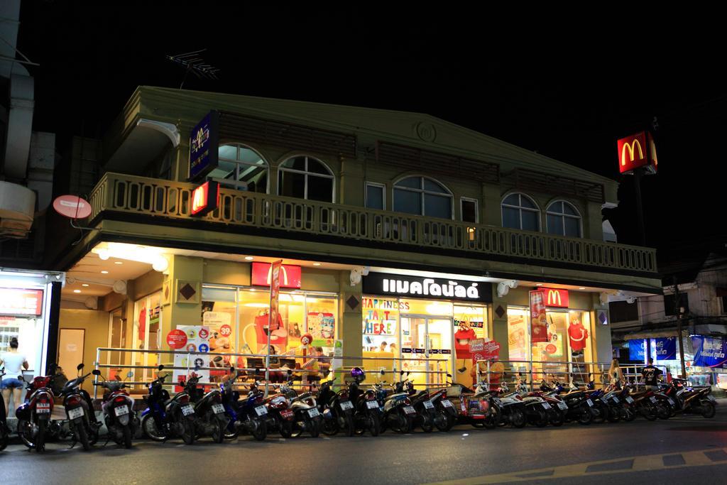 Meroom Phuket Luaran gambar
